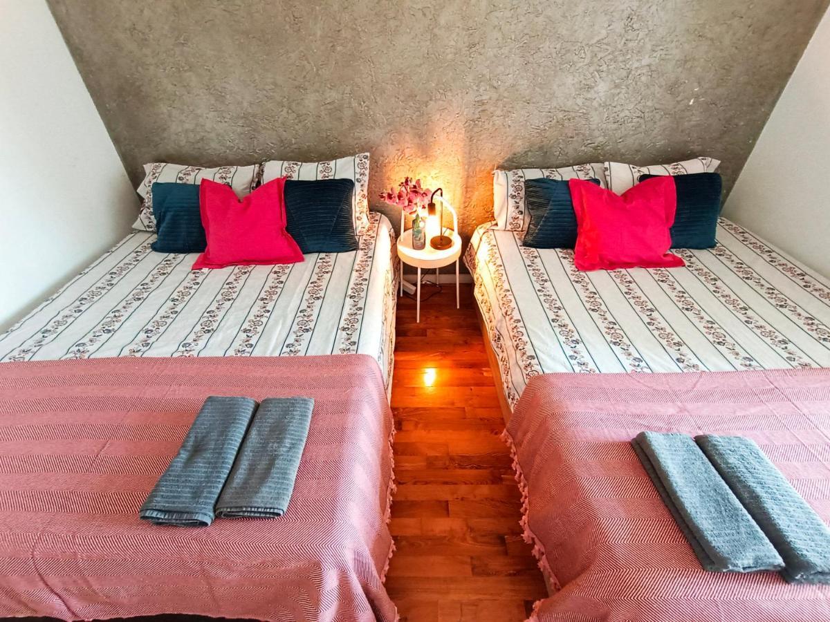 Urquinaona Rooms Barcelona Ngoại thất bức ảnh