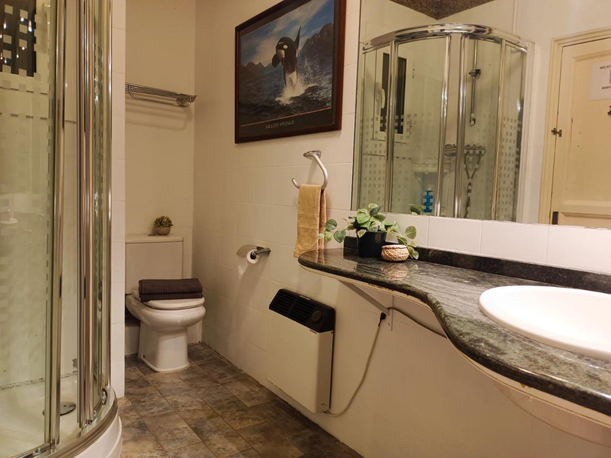 Urquinaona Rooms Barcelona Ngoại thất bức ảnh